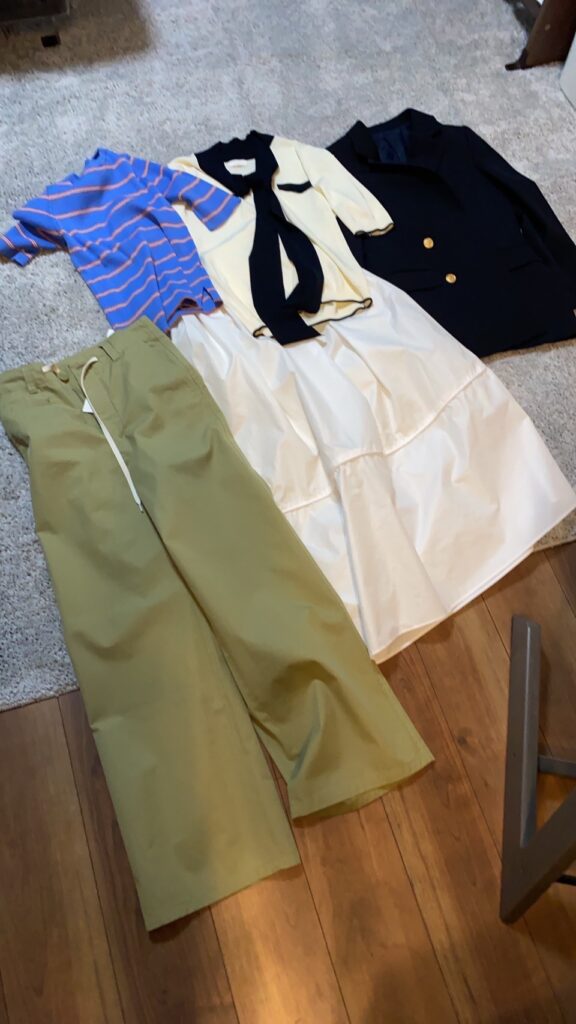 昨年春に選んでもらった5着。1年経った今でもガンガン着ています。